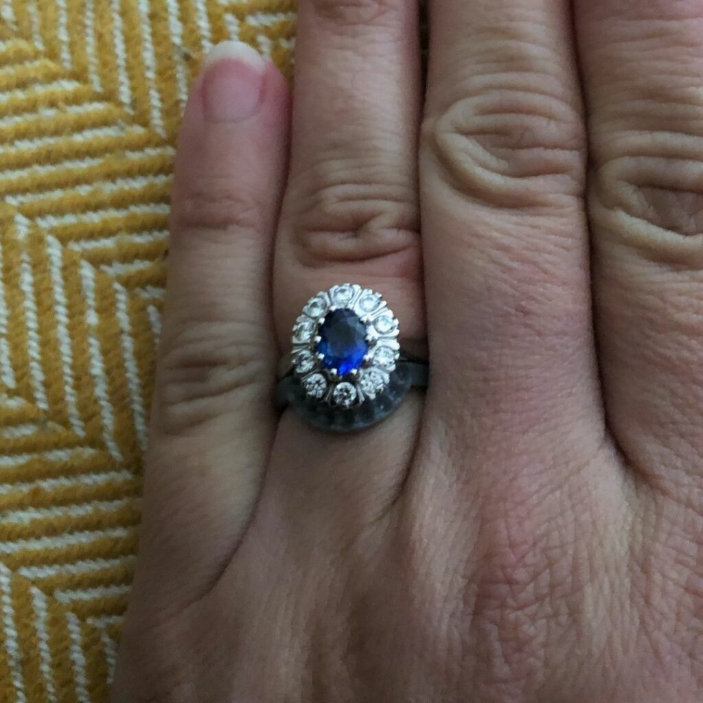 sapphire studios sells fake rings : r/EngagementRings