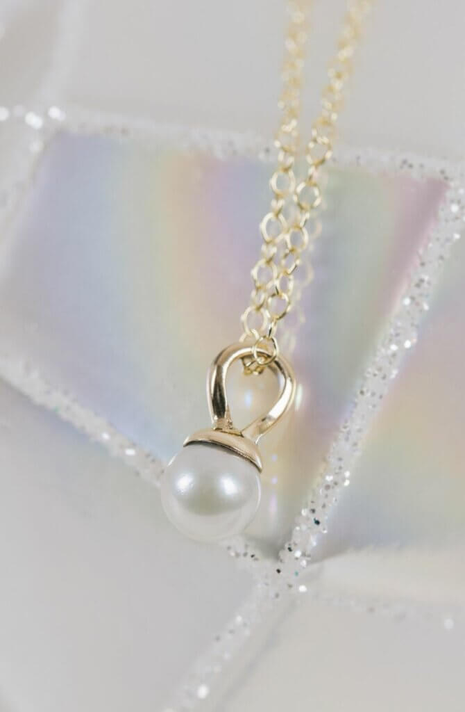 Classic Yellow Gold Pearl Pendant