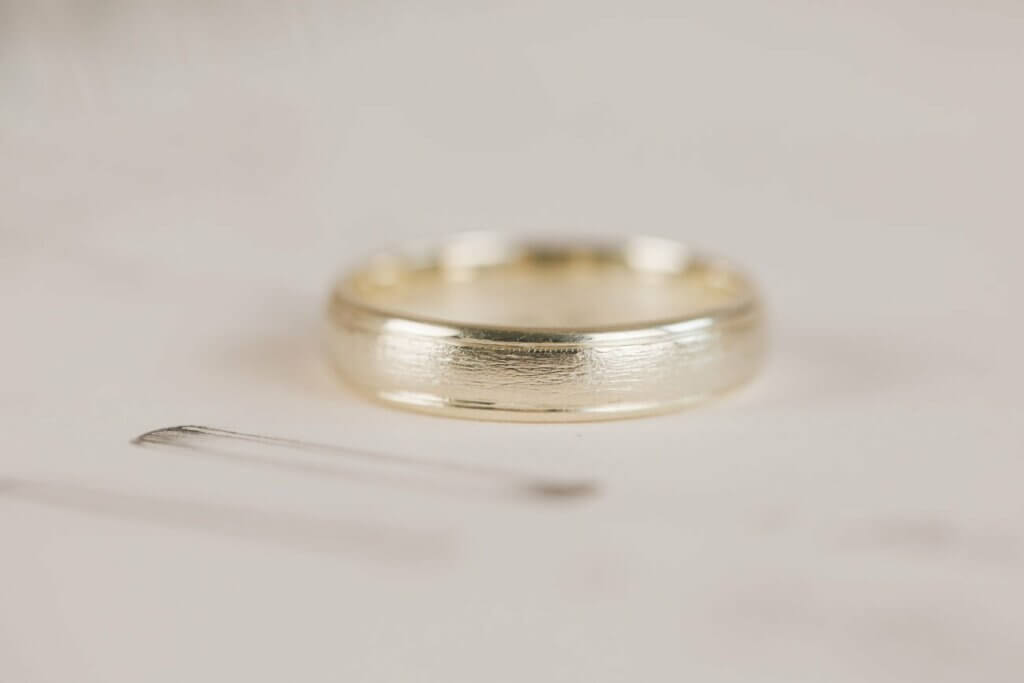 Natural White Gold Mixed Finish Wedding Ring