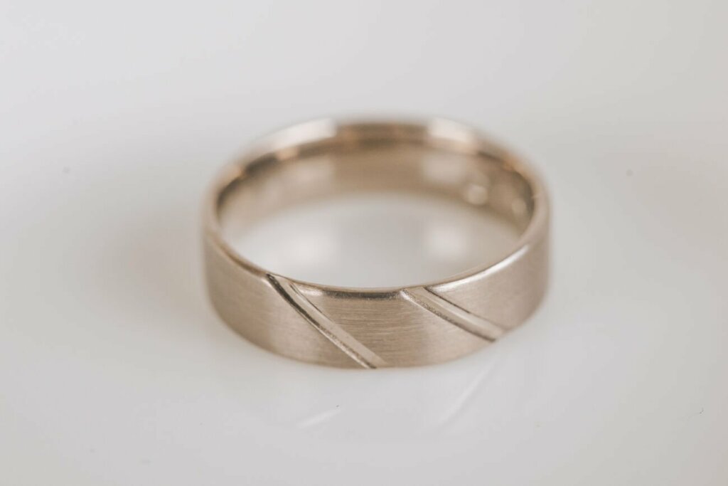 Brushed Natural White Gold Wedding Ring With Diagional Grooves