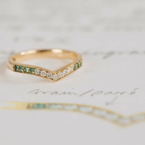 Tsavorite (Green Garnet) and Diamond Ombre Fitted Wishbone Wedding Ring